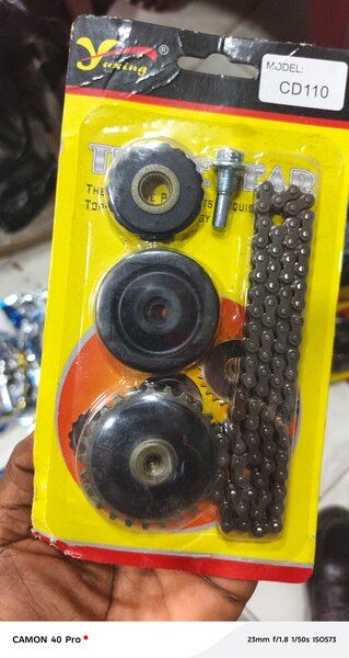 Kit Chaîne et Pignons Moto CD110