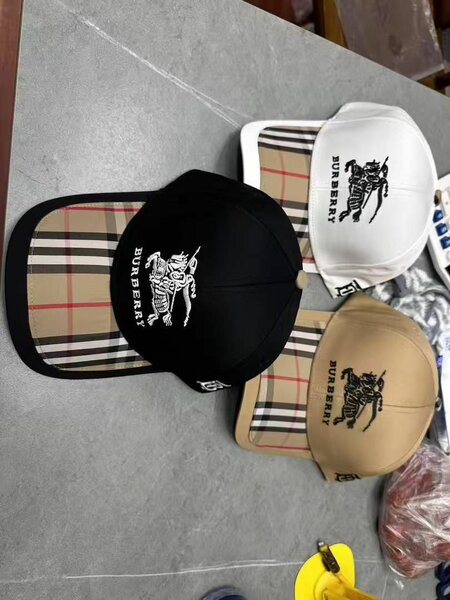 Casquettes élégantes unisexes