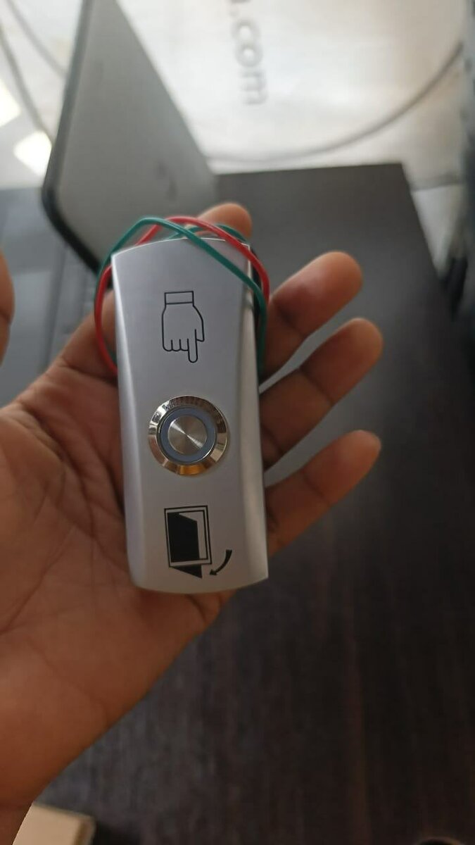 Bouton de sortie de porte