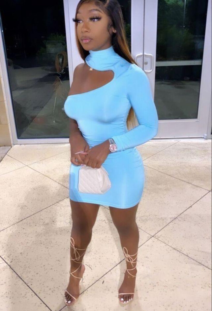 Robe moulante bleu ciel