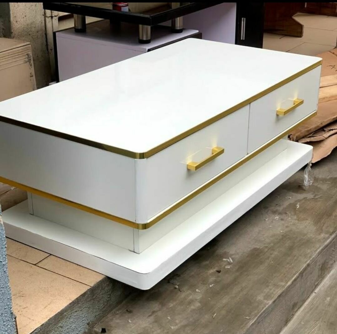 Table basse moderne blanche