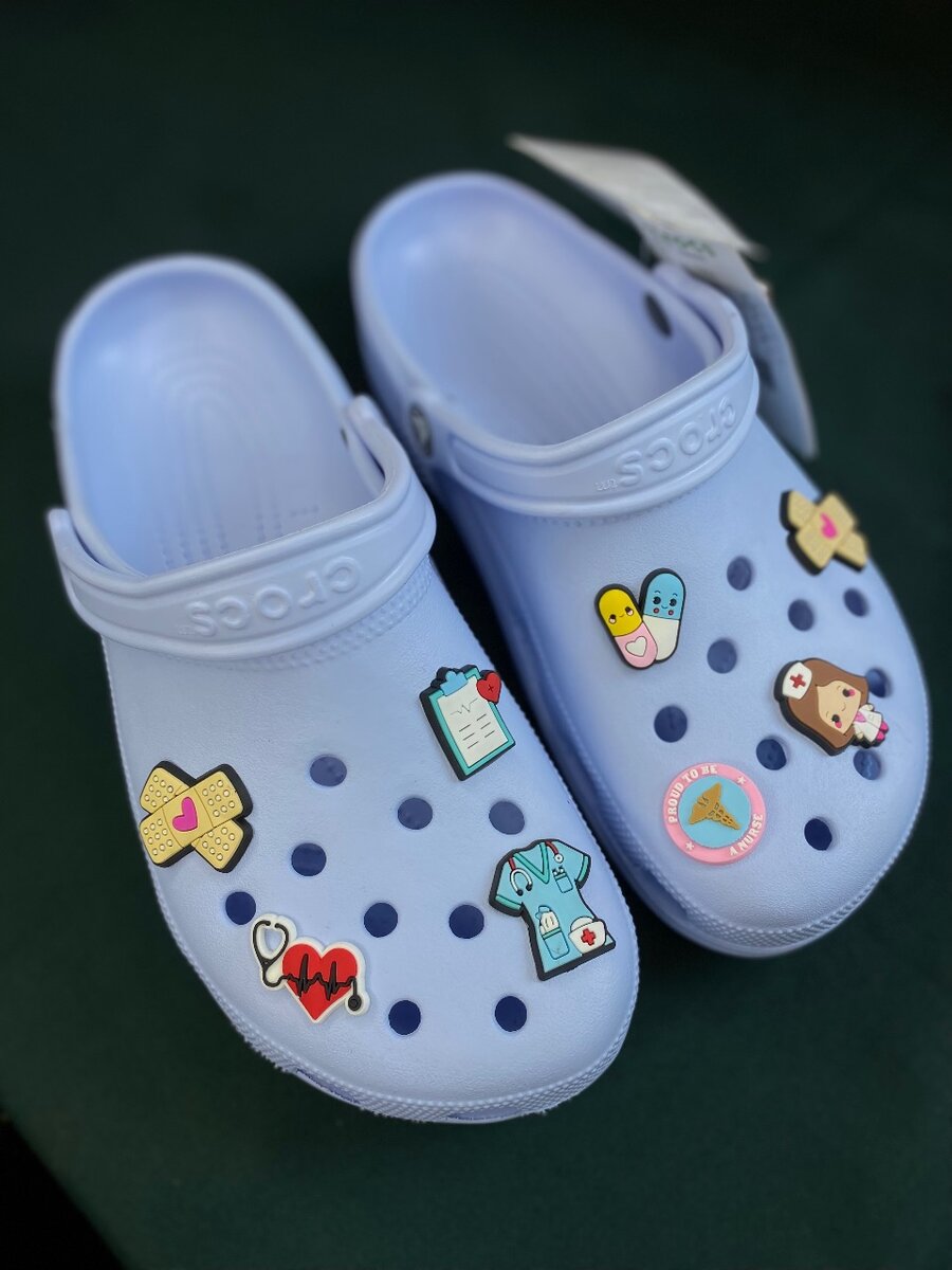 ICONIC CLASSIC CROCS