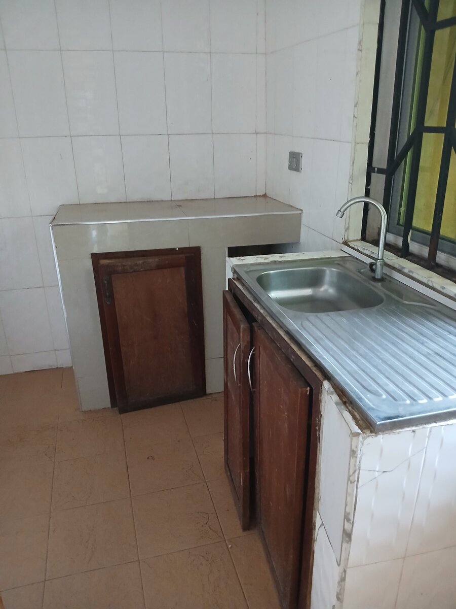 CHAMBER AND HALL SELF CONTAINED