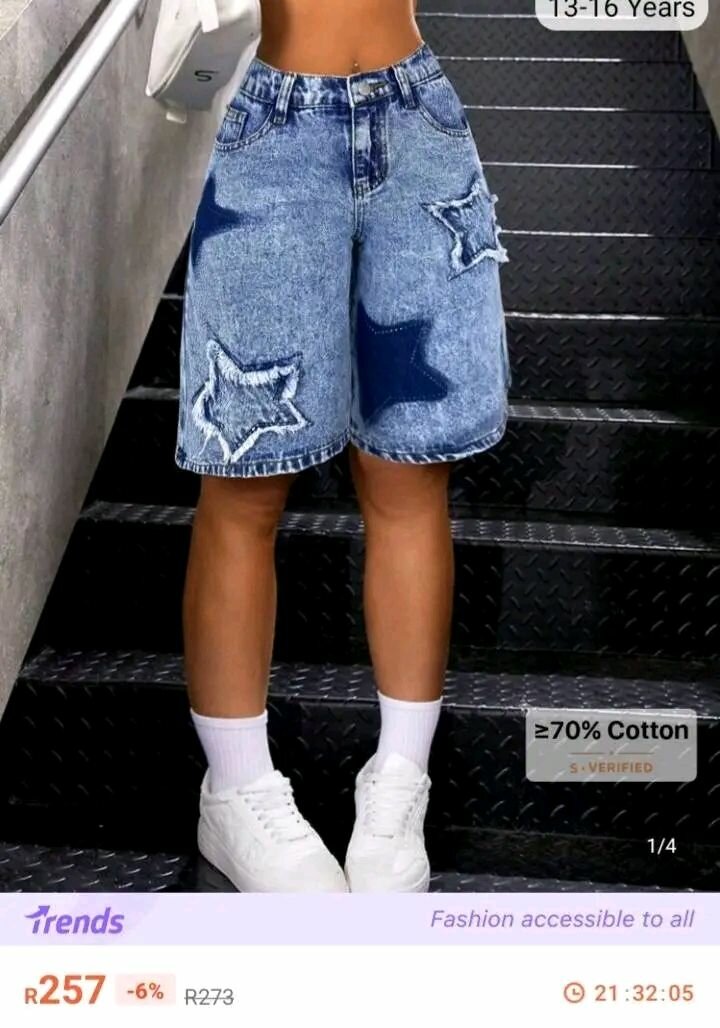 Short en jean étoilé