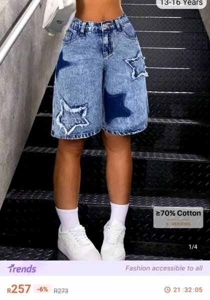 Short en jean étoilé