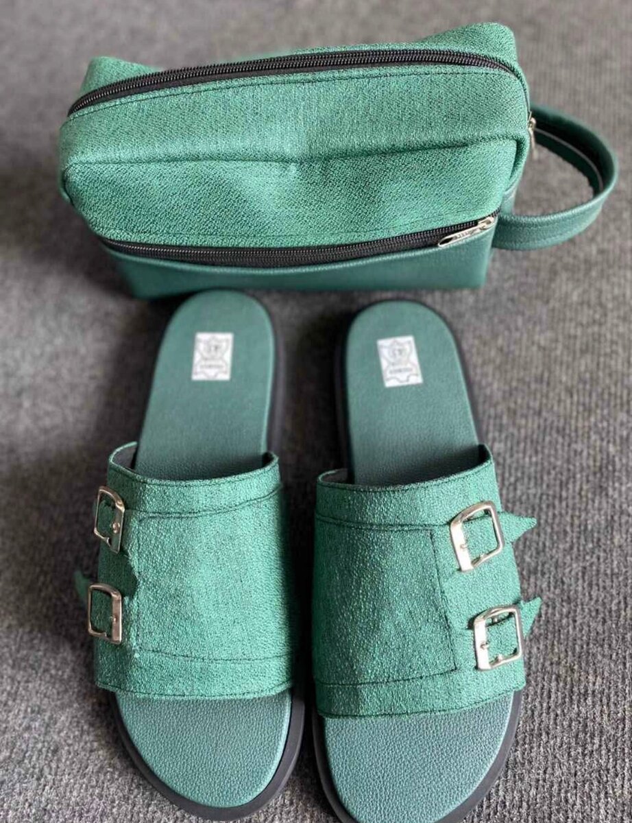 Sandales et Trousse Assorties