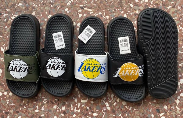 Lakers slippers