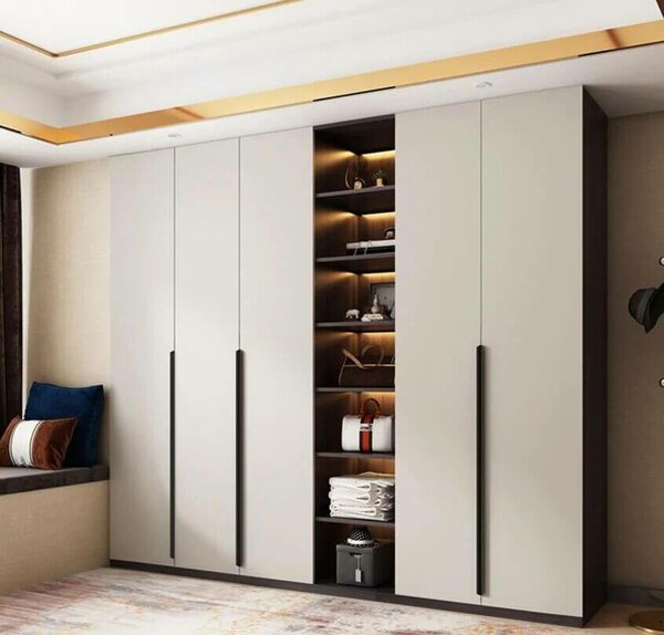 Wardrobe closet storage