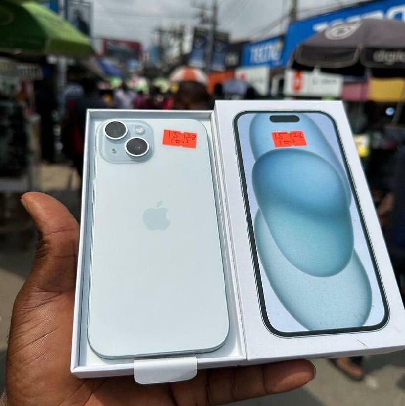 Apple iPhone 15 128GB White