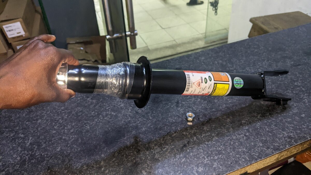 Front Air Shocks Absobers For JAGUAR XF , JAGUAR XJL, JAGUAR