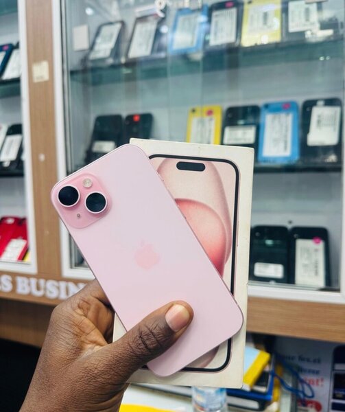 iPhone 15 simple rose