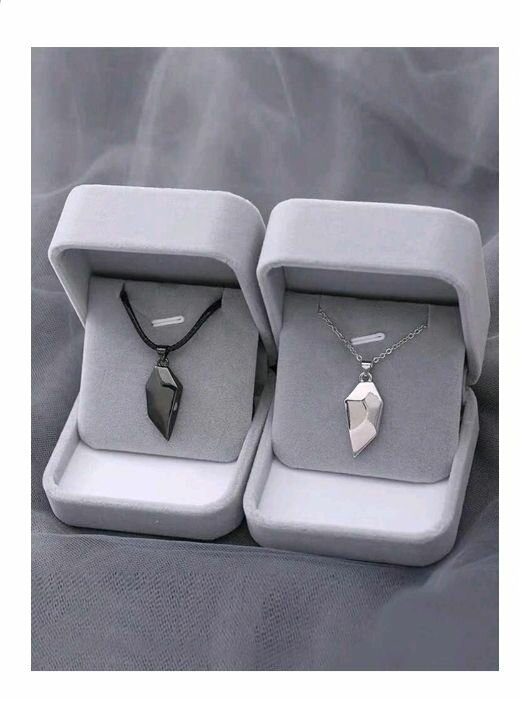 Couple magnetic necklace....