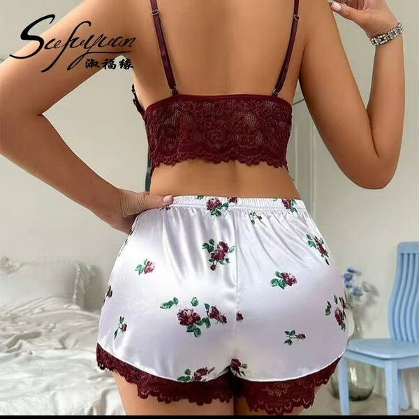 Ensemble lingerie dentelle florale