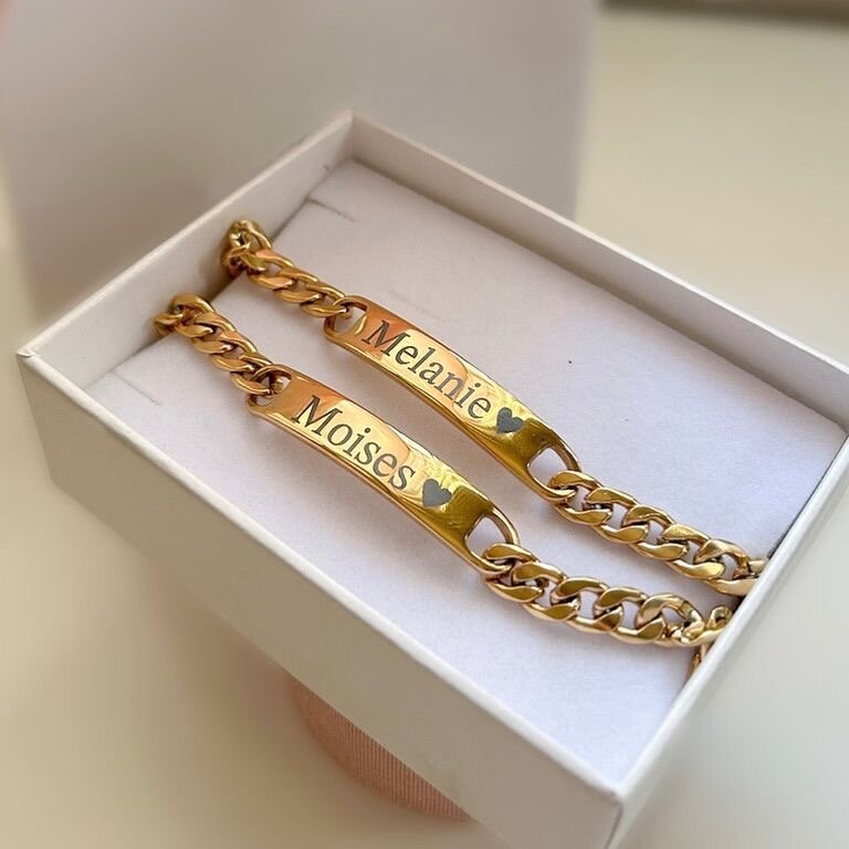 Bracelets personnalisés en acier