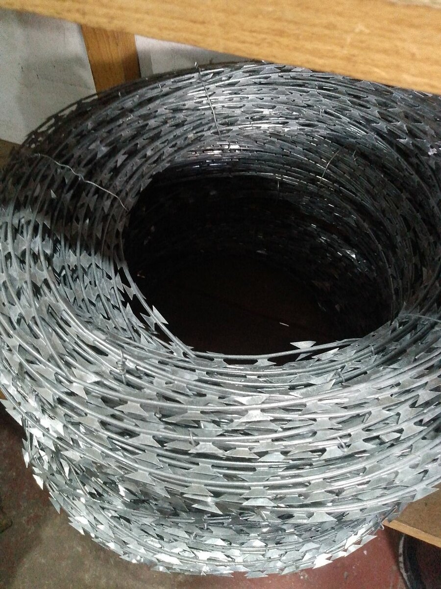 Razor wire