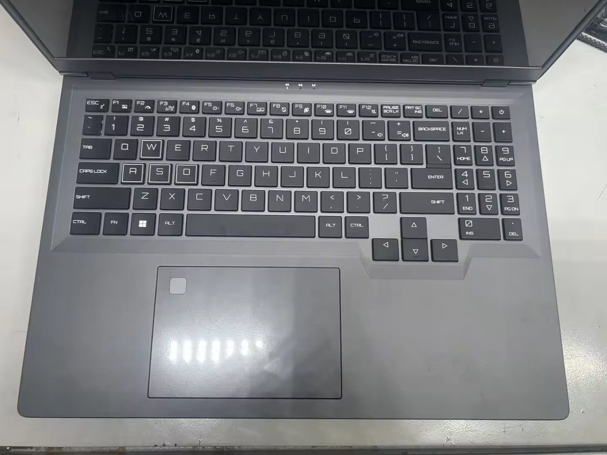 Ordinateur Yadeltech  SÉRAPHIN