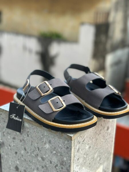 Sandales en cuir confortables