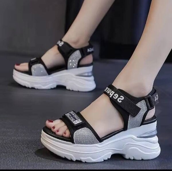 Ladies fashion cross