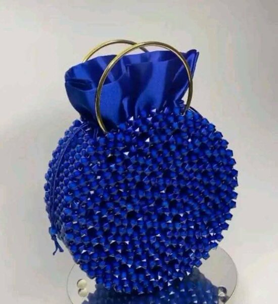 Sac à main perlé chic