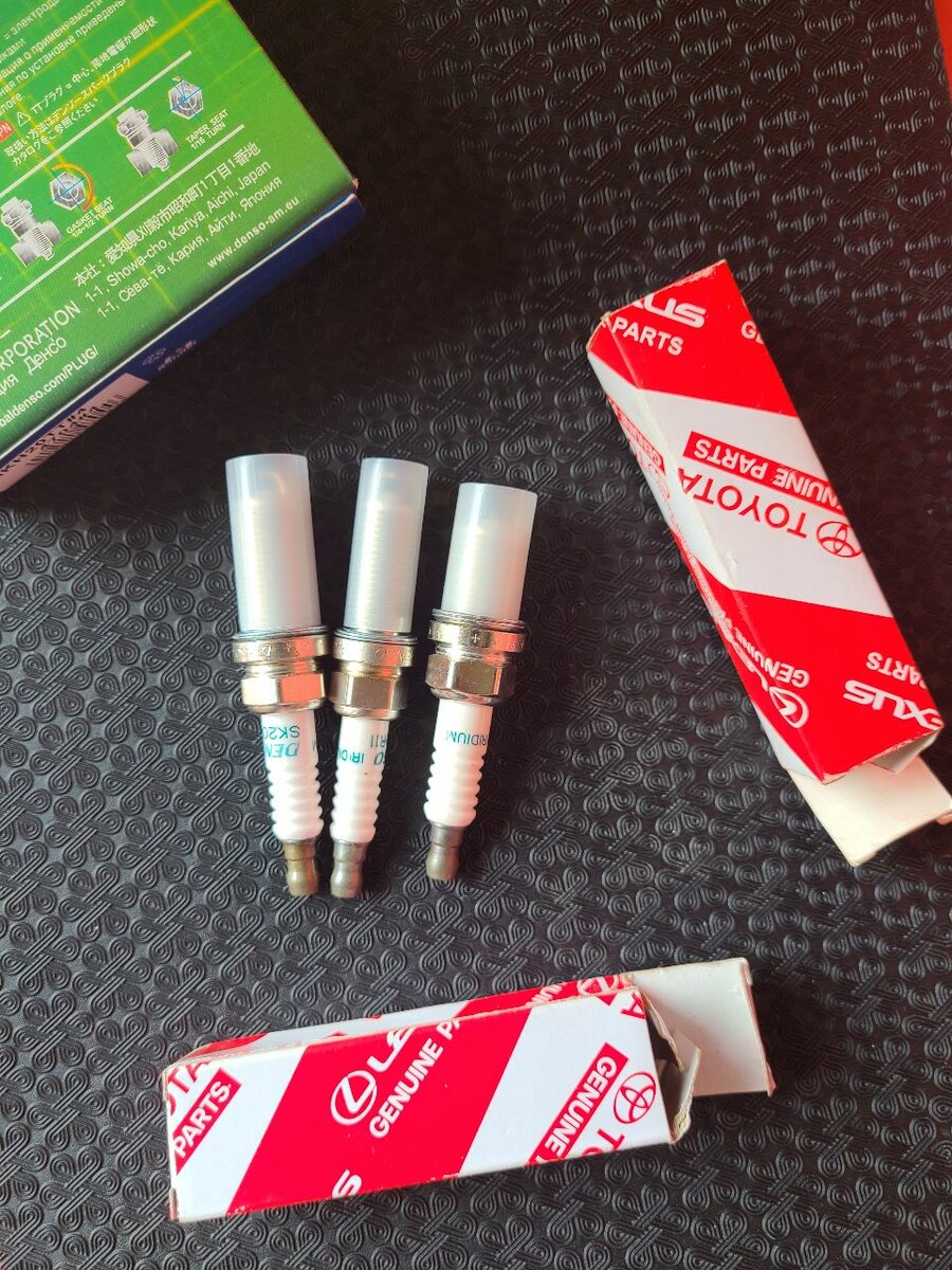 ORIGINAL TOYOTA SPARK PLUGS