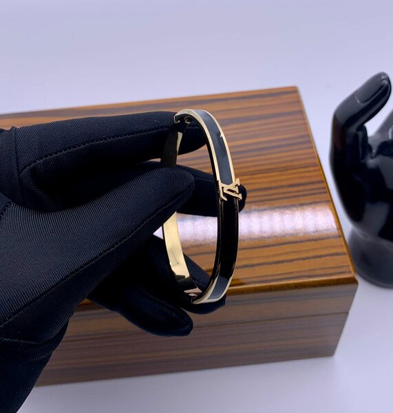 Bracelet élégant en métal doré