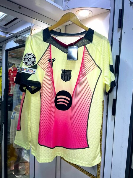 Maillot de foot moderne