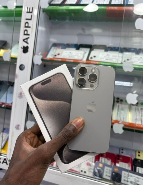 iPhone Pro Max Argent Neuf
