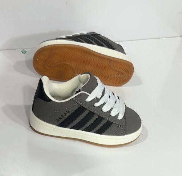 Chaussures enfant style sportif