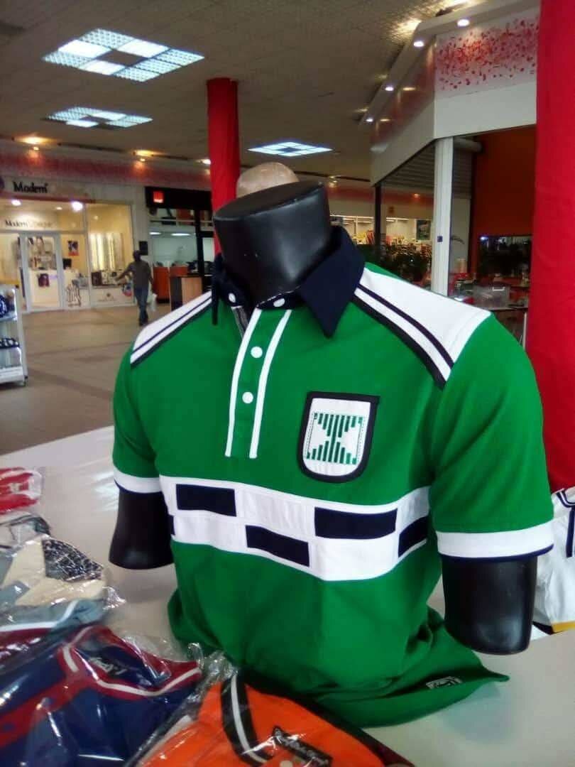 Polo vert design moderne