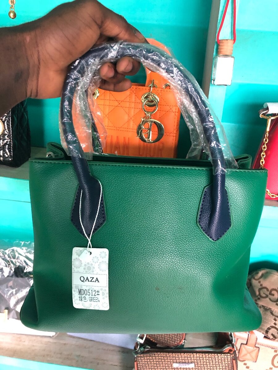 Sac à main en cuir vert élégant