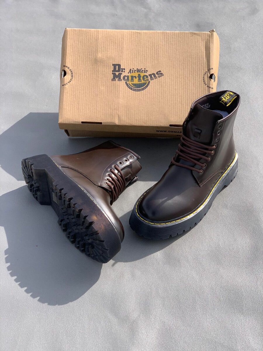 Bottes en cuir robustes