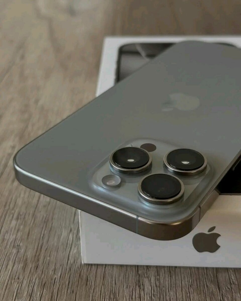 iPhone 16 Pro Max Gris