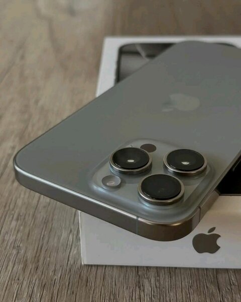 iPhone 16 Pro Max Gris