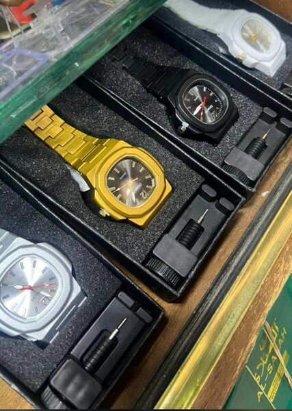 Montres Analogiques Multicolores