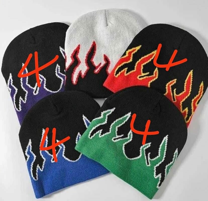 Bonnets colorés à motifs