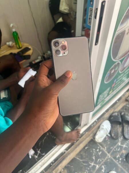 IPHONE 11pro Max sans id