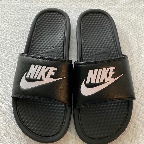 Claquettes Nike Benassi