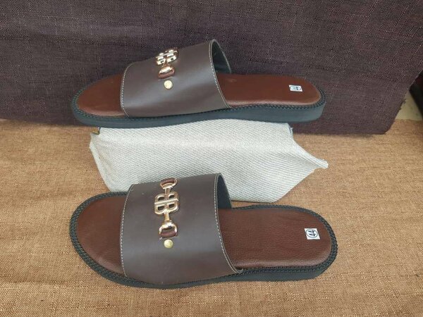 Sandales en cuir élégant homme