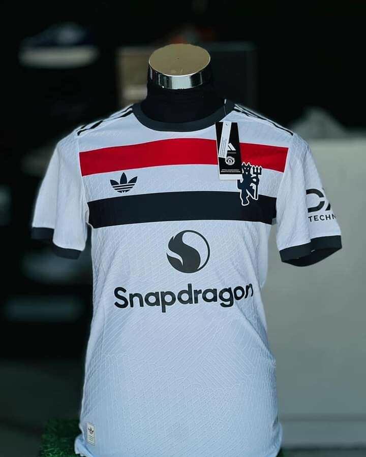 MANCHESTER UNITED JEASEY