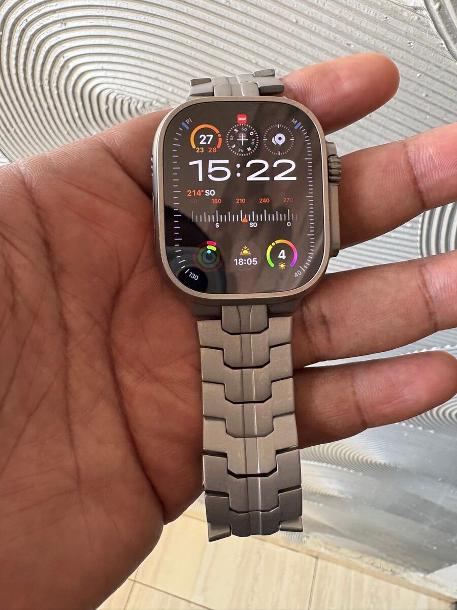 Montre Connectée en Titane