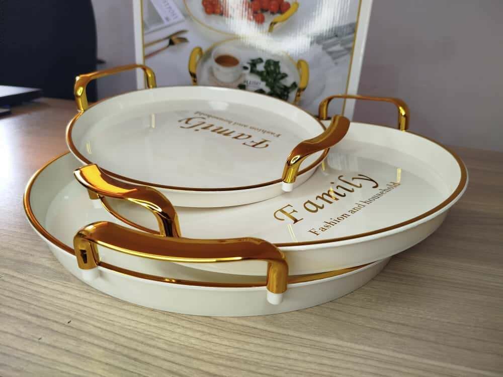 Plateaux ronds élégants dorés