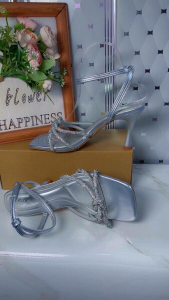 Sandales à talons brillantes femme