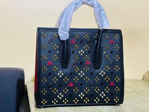 Sac à main louboutin