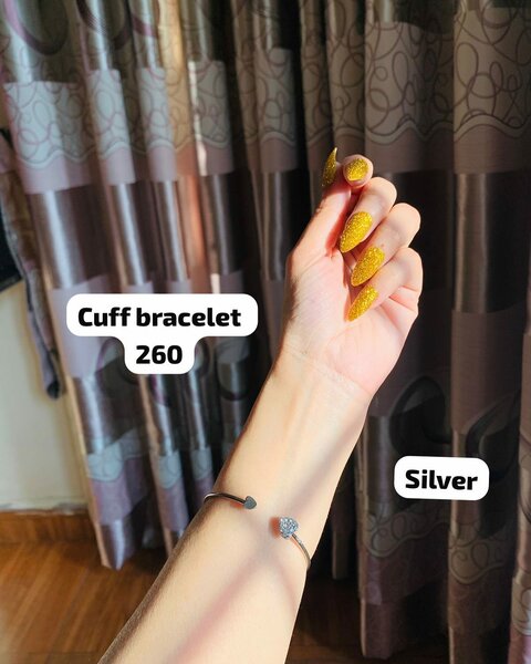Cuff bracelet 