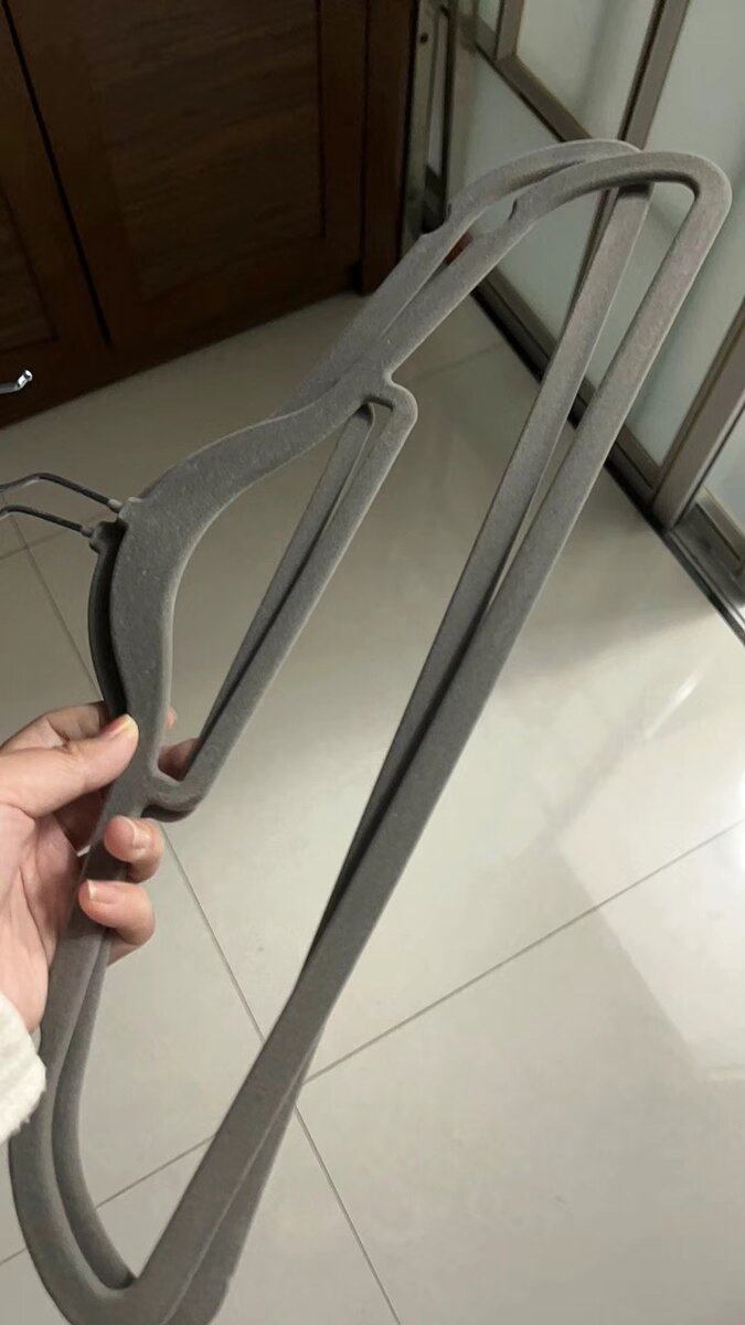 Вешалки для одежды.Прочные-в упаковке 10шт.Цвет серый