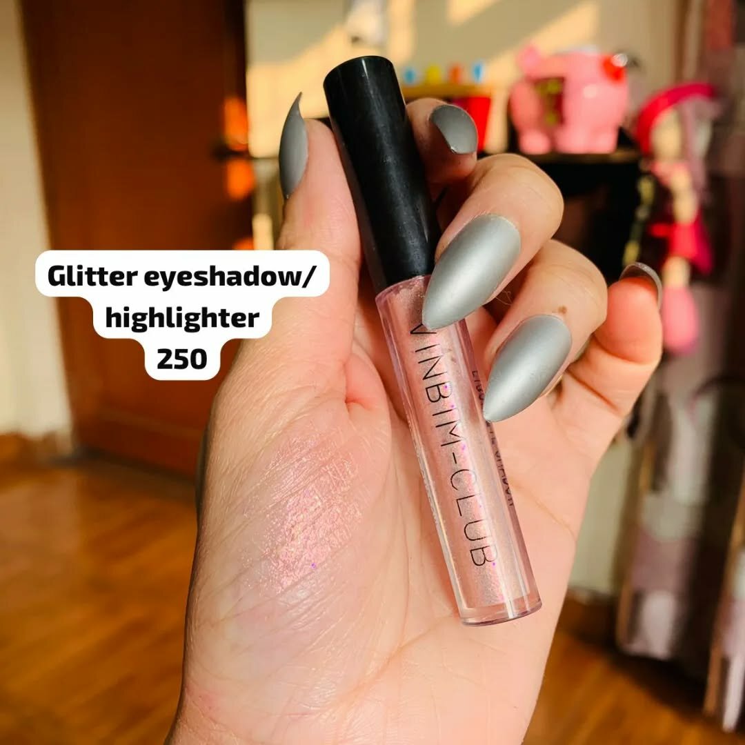 Glitter eyeshadow 