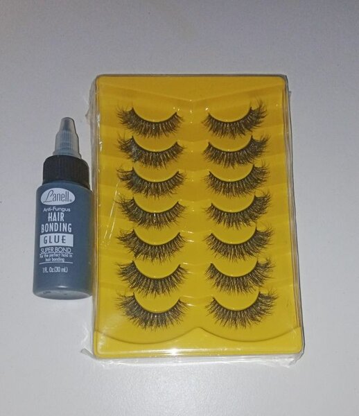 Faux Cils avec Colle