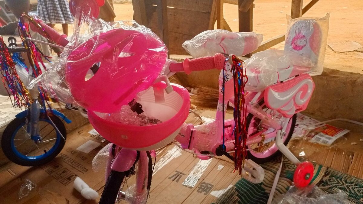 Vélo Enfant Rose avec Casque