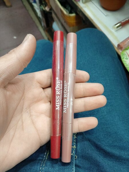 Lipstick miss rose 2in 1