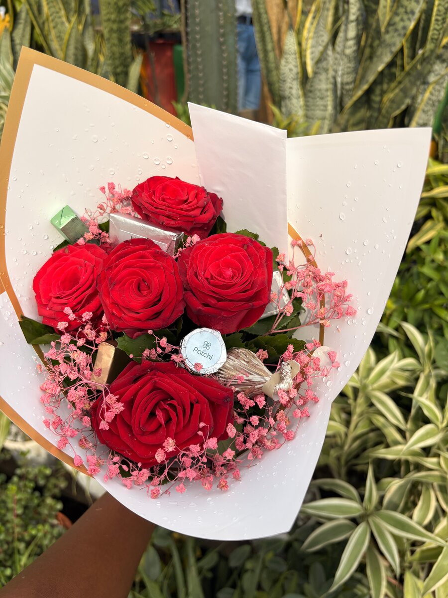Bouquet de roses rouges romantique